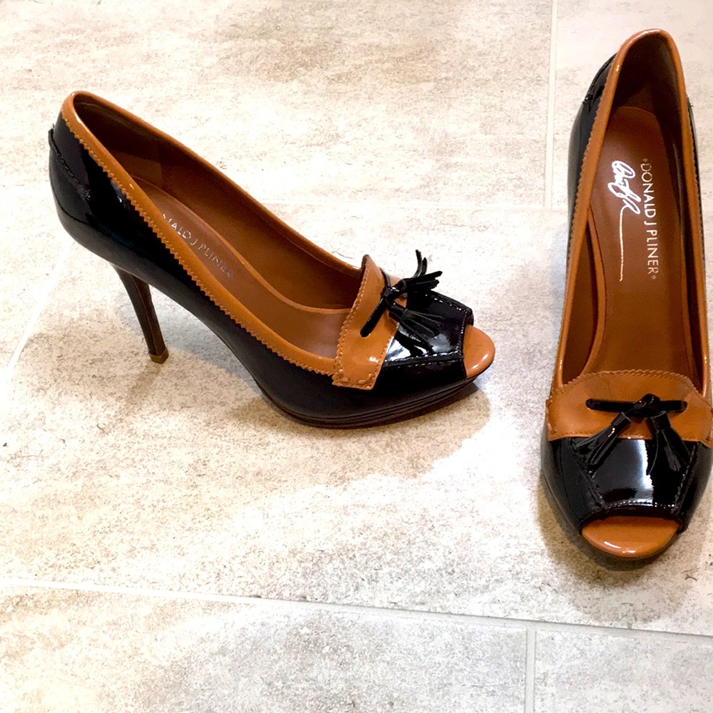 NWD 8 Donald J. Pliner 8 Open Toe Heels Brown tan